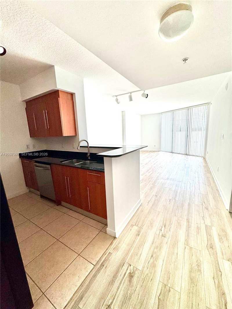 325 S Biscayne Blvd # 1116, Miami FL 33131
