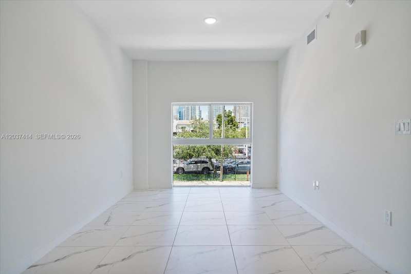 420 SW 7th Ave # 304, Miami FL 33130