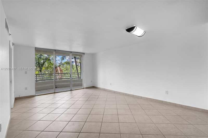 1401 Bay Rd # 409, Miami Beach FL 33139