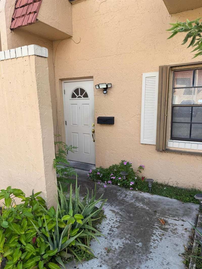 76 Ann Lee Lane, Tamarac FL 33319
