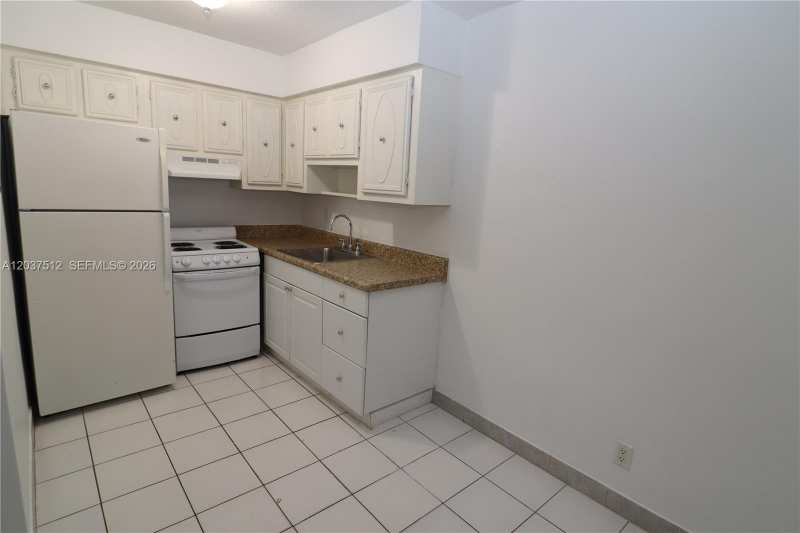 59 NW 37th St # 5, Oakland Park FL 33309