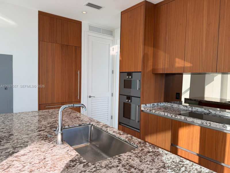 175 SE 25th Rd # 903, Miami FL 33129