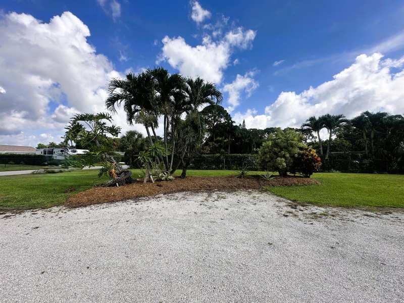 5586 3rd Road, Lake Worth FL 33467