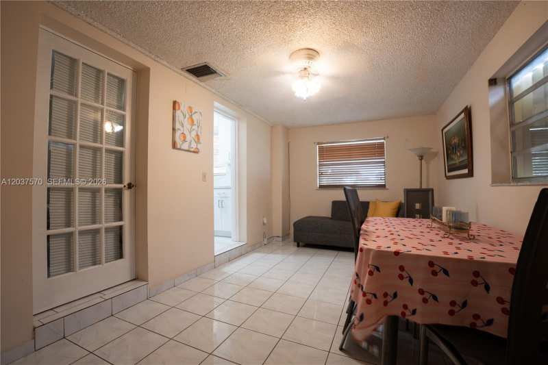 7899 NW 174th Ter, Hialeah FL 33015
