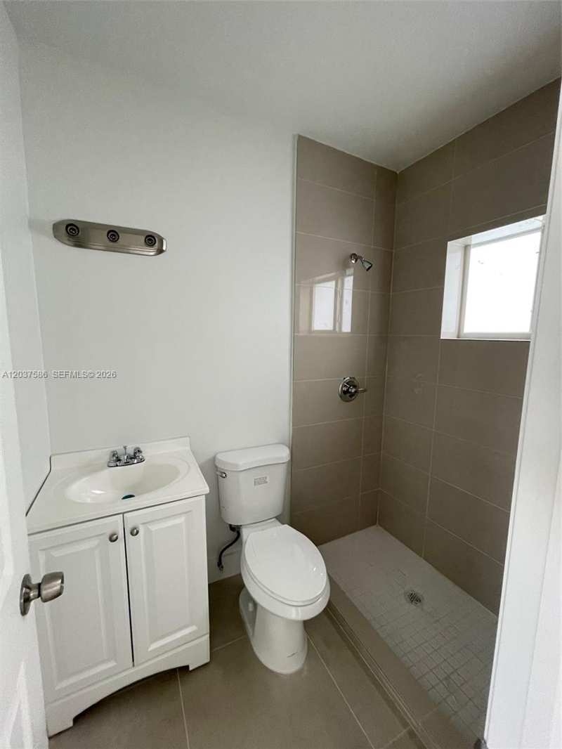 2196 Ali Baba Ave # 6, Opa-Locka FL 33054