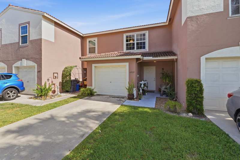 6929 Willow Creek Run, Lake Worth FL 33463