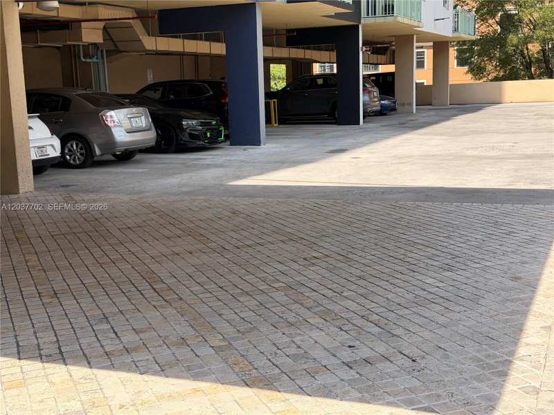 3500 Coral Way # 907, Miami FL 33145