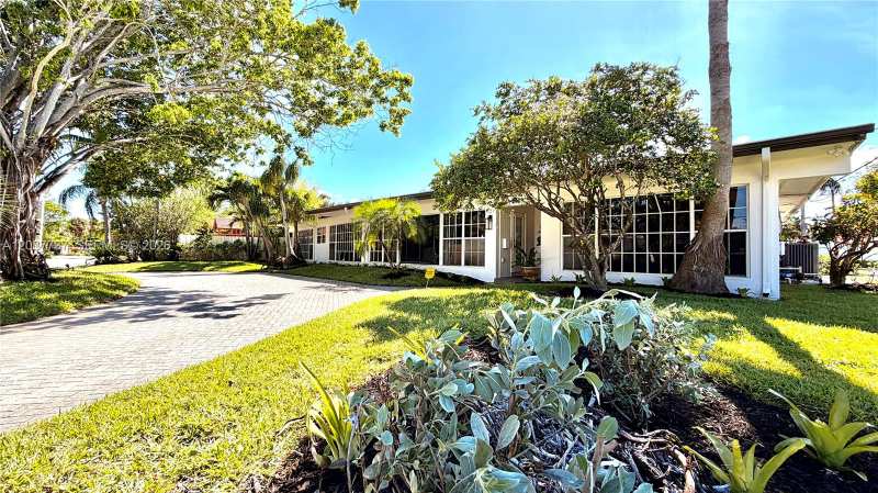2409 Bayview Dr, Fort Lauderdale FL 33305