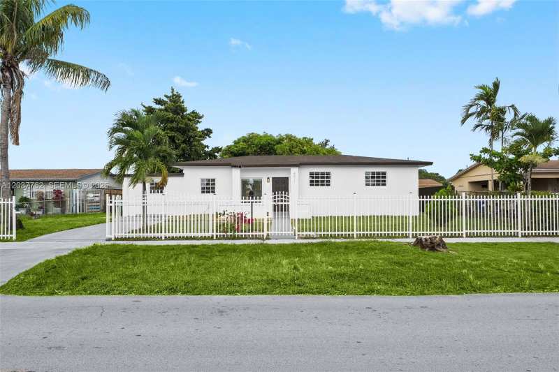 4011 NW 171st St, Miami Gardens FL 33055