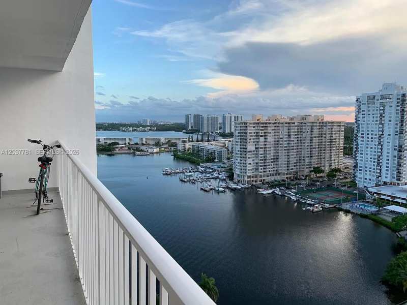 2801 NE 183rd St # 2107W, Aventura FL 33160