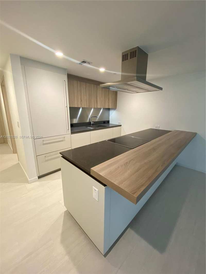 1000 Brickell Plaza # 2007, Miami FL 33131