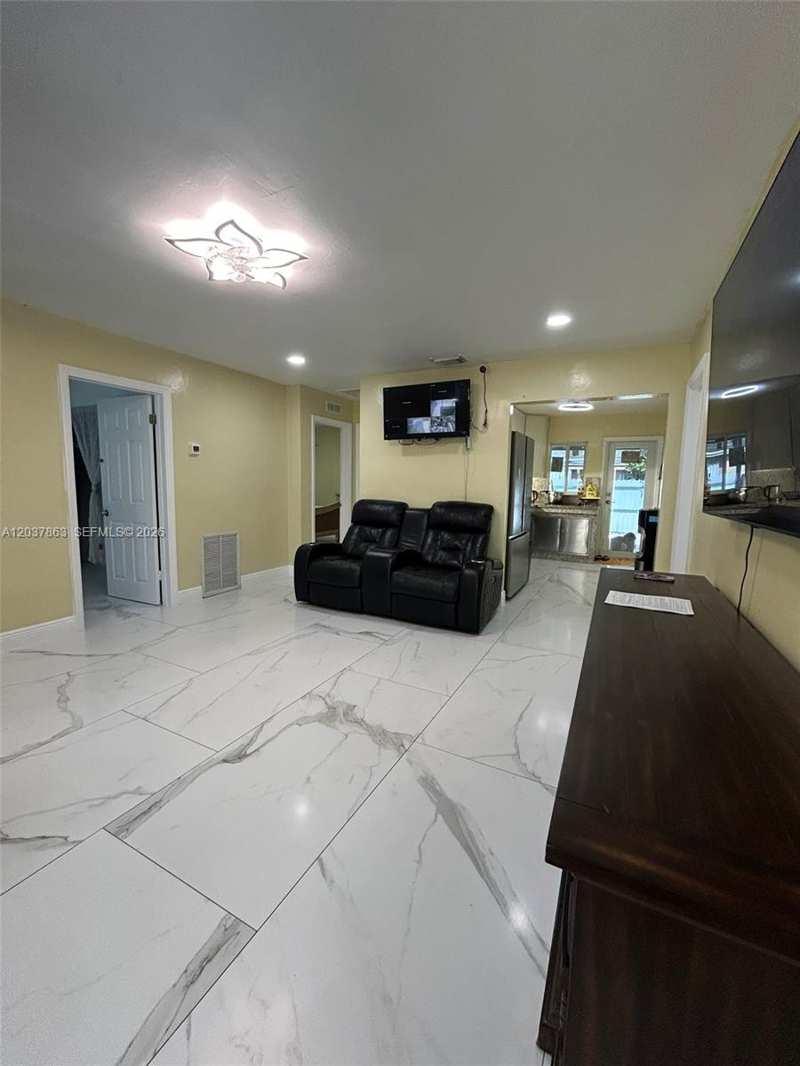5157 NE 5th Ave # 1, Oakland Park FL 33334