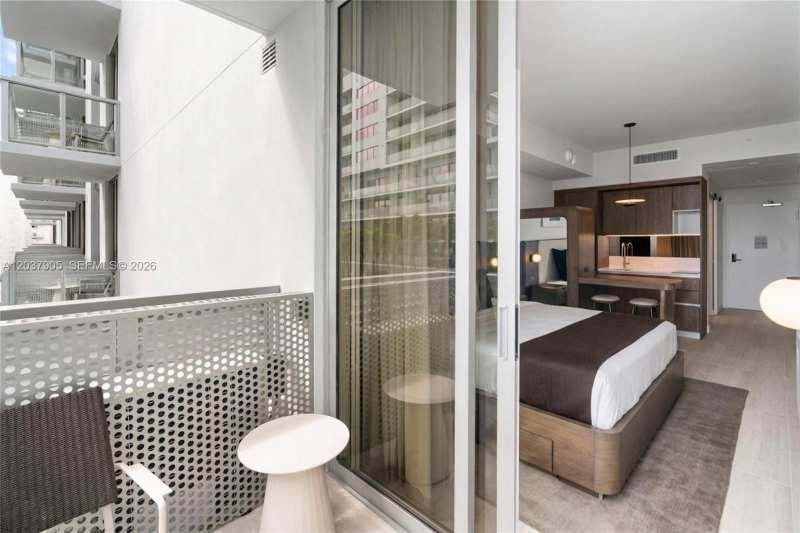 1611 SW 2nd Ave # 1005, Miami FL 33129