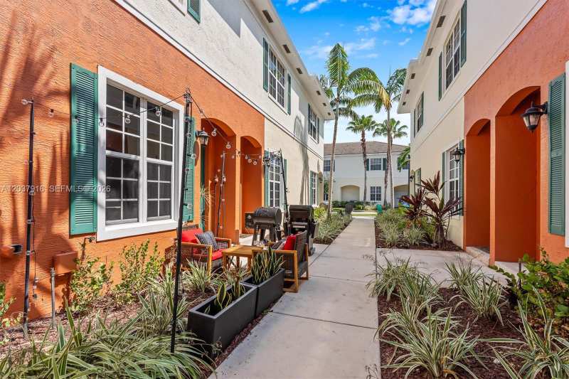 712 SW 2nd Way # 712, Pompano Beach FL 33060
