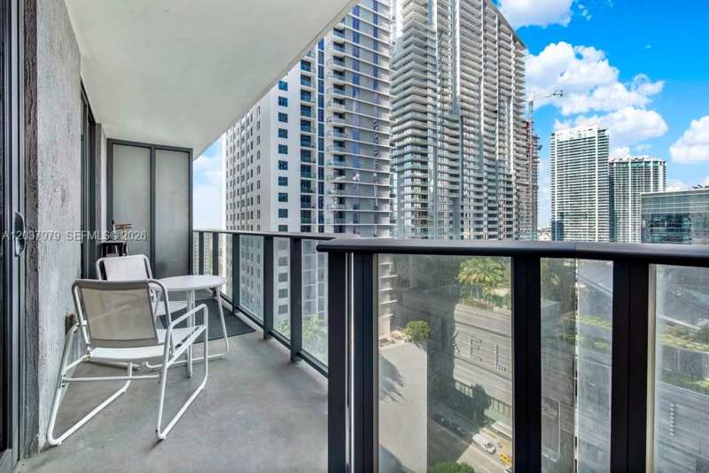 45 SW 9th St # 1609, Miami FL 33130