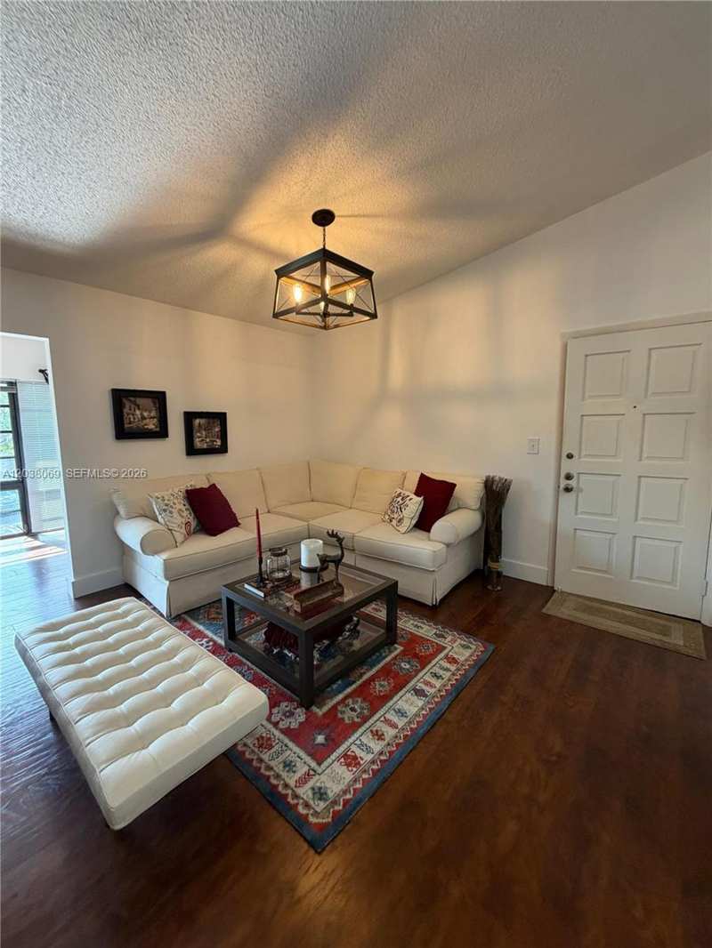 4944 NW 102nd Ave # 3, Doral FL 33178