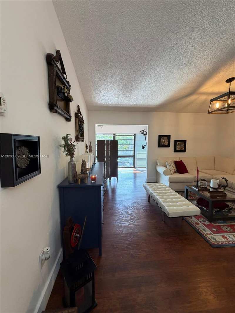4944 NW 102nd Ave # 3, Doral FL 33178