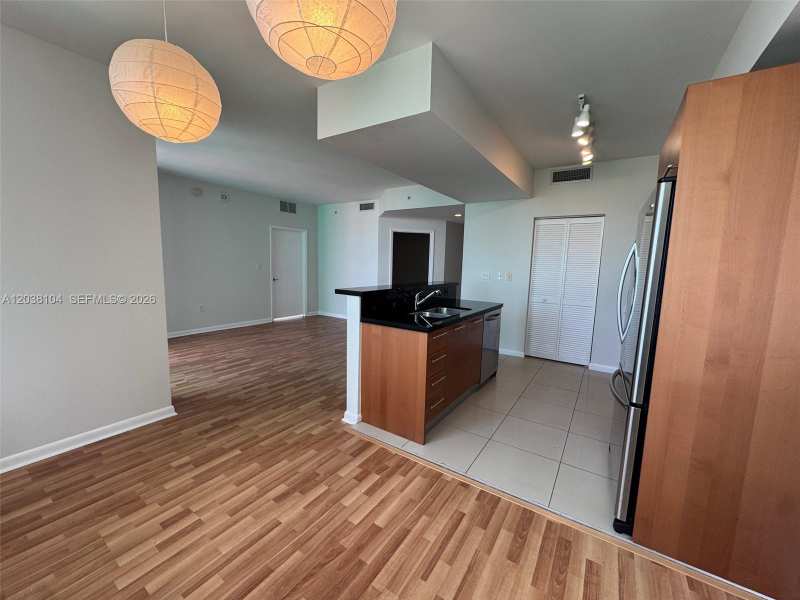 244 BISCAYNE BL # 702, Miami FL 33132