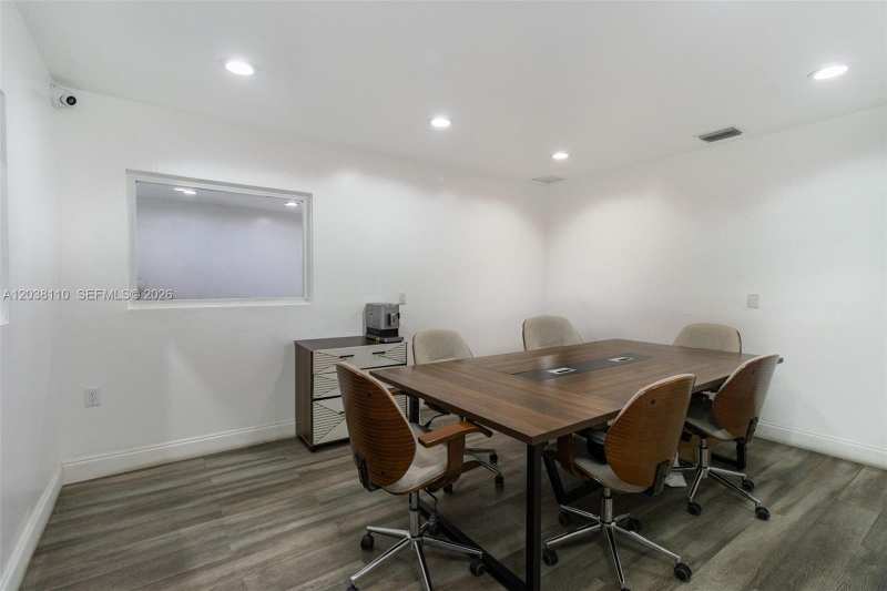 3337 NW 74th Ave # 3337, Miami FL 33122