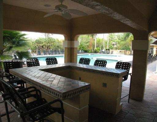 WINDWARD LAKES CONDO
