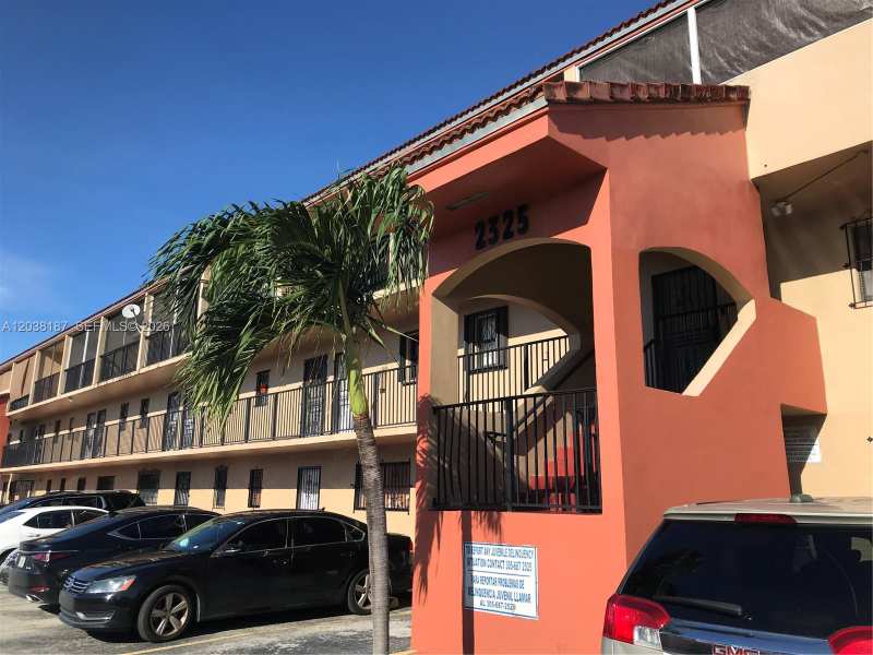 2319 W 60th St # D212, Hialeah FL 33016