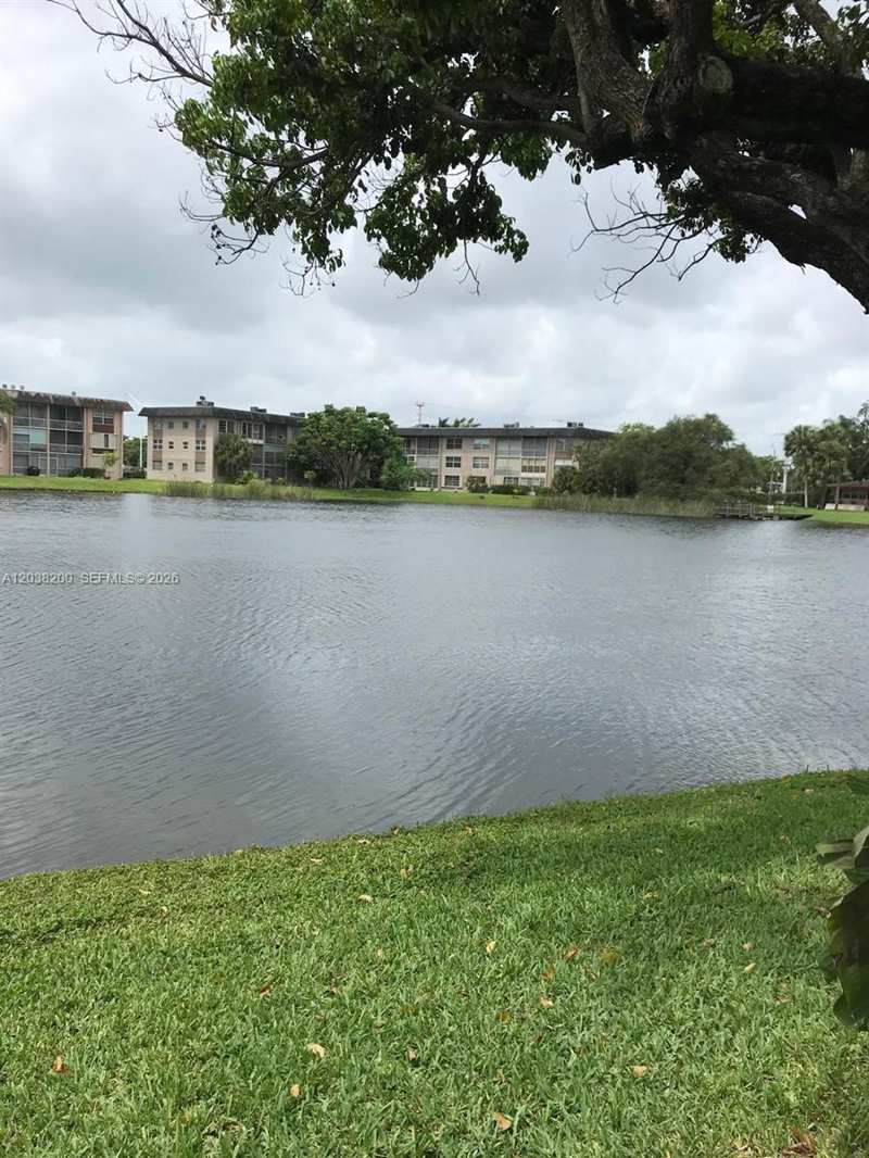 5420 NW 11th St # 205, Plantation FL 33313