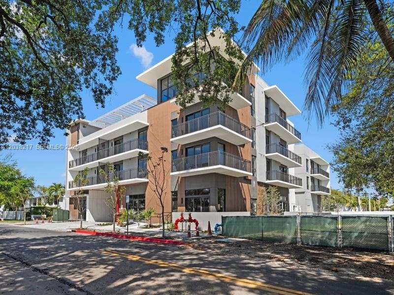 2479 NE 192nd St # 306, Miami FL 33180