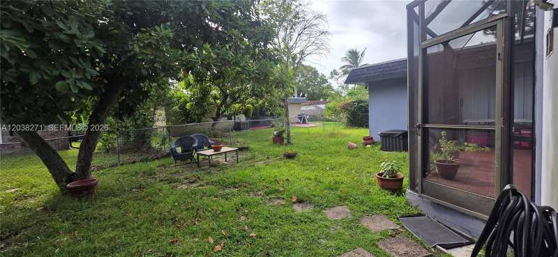 7907 NW 73rd Ave, Tamarac FL 33321