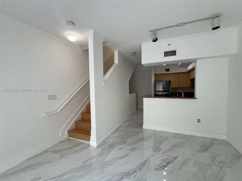 2961 NE 185th St # 1601, Aventura FL 33180