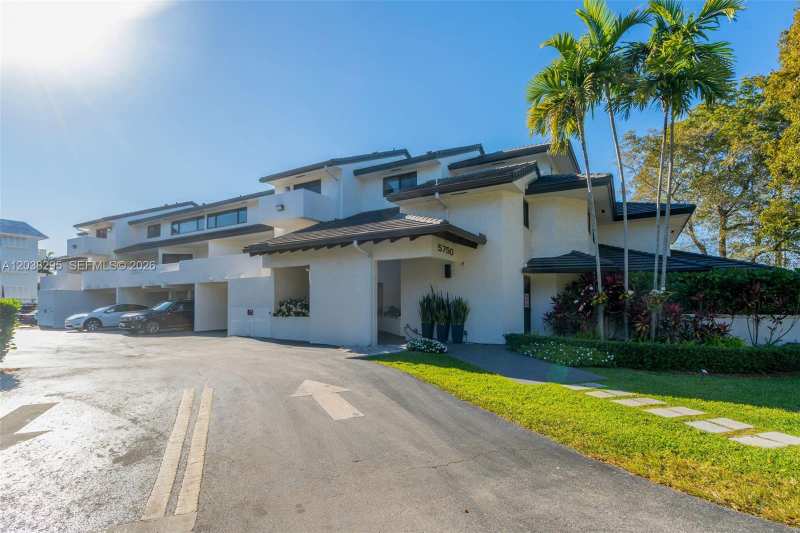 5750 Turin St # 206, Coral Gables FL 33146