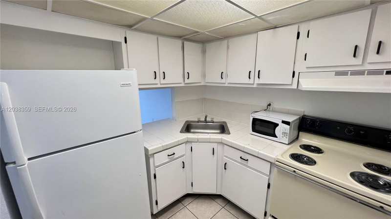 4550 NW 9th St # 612E, Miami FL 33126