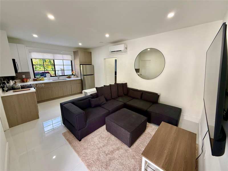 733 Michigan Ave # 9, Miami Beach FL 33139