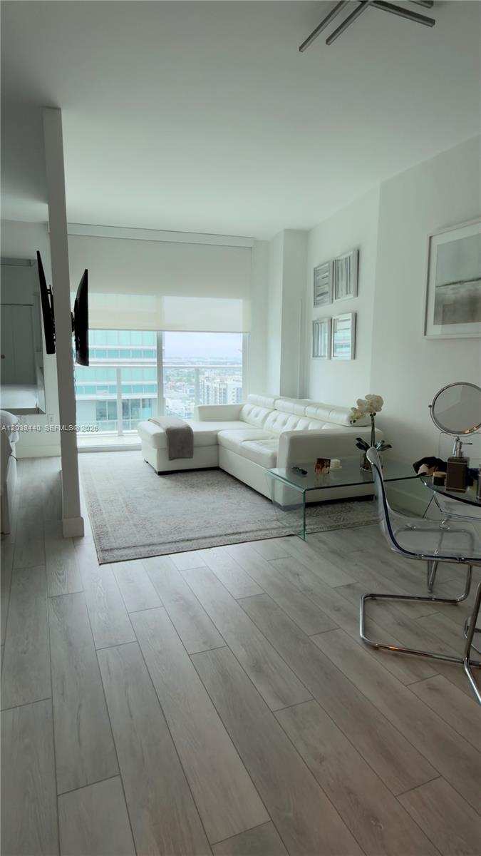 1100 S Miami Ave # 3906, Miami FL 33130