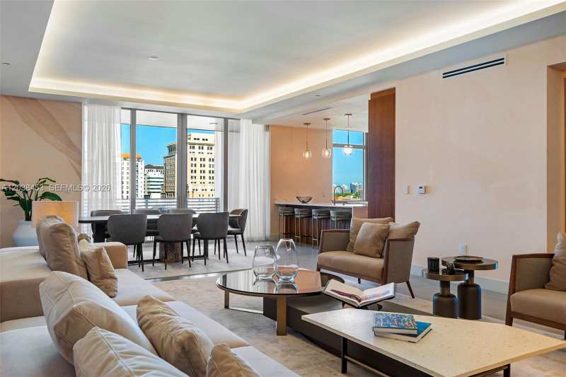 515 Valencia Ave # 802, Coral Gables FL 33134