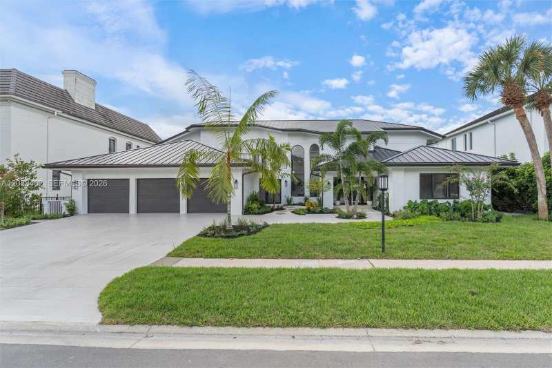 7190 Valencia Dr, Boca Raton FL 33433