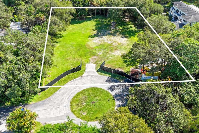 11353 SW 69th Ct, Pinecrest FL 33156