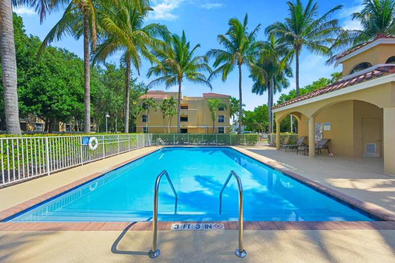 619 E Sheridan Street # 106, Dania Beach FL 33004