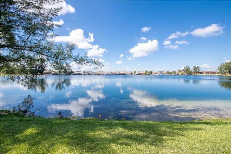 2540 W 67th Pl # 28, Hialeah FL 33016