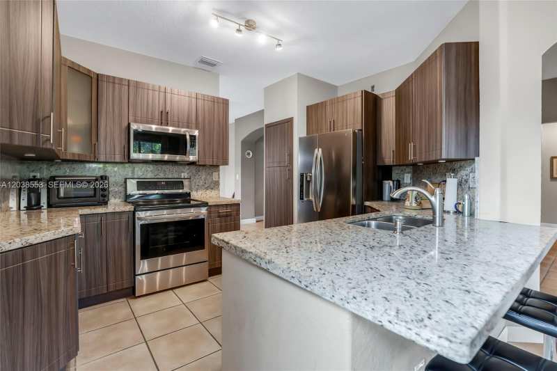 16728 SW 36th St, Miramar FL 33027