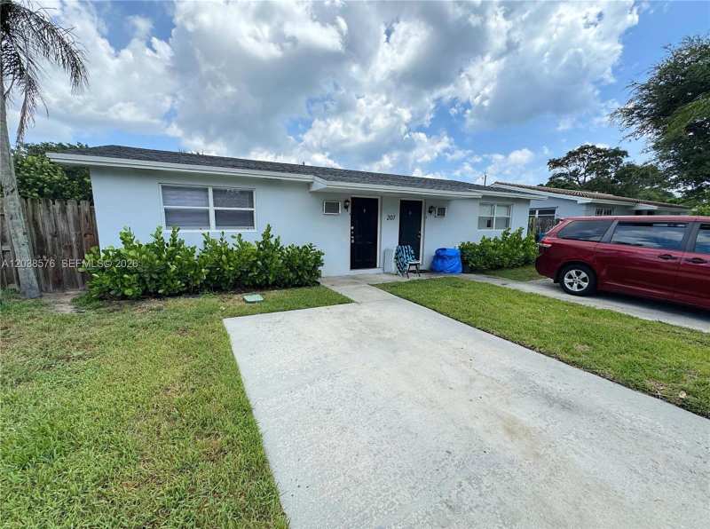 207 SE 4th Ave, Boynton Beach FL 33435