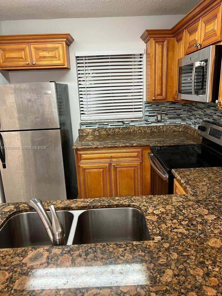 1561 Balfour Point Dr # B, West Palm Beach FL 33411