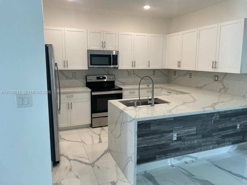 10557 W 32nd Ln, Hialeah FL 33018