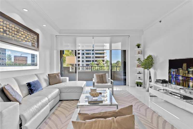 251 Crandon Blvd # 322, Key Biscayne FL 33149