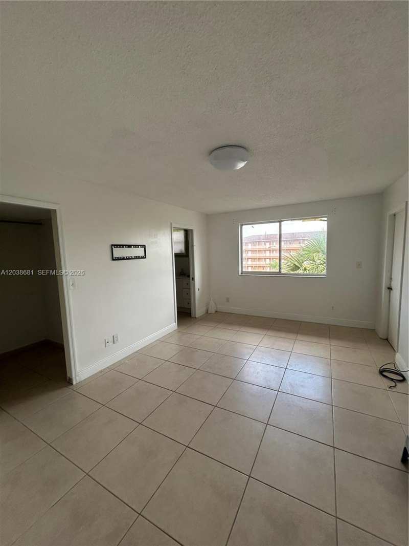 17000 NW 67th Ave # 0, Hialeah FL 33015