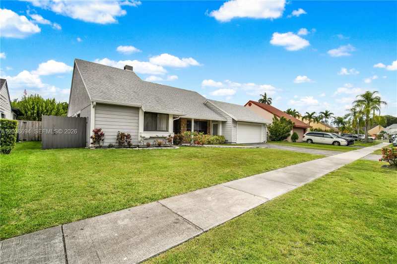 1579 S Goldeneye Ln, Homestead FL 33035