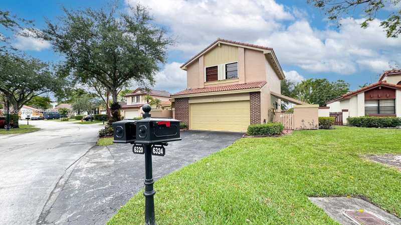 6320 NW 173rd St, Hialeah FL 33015
