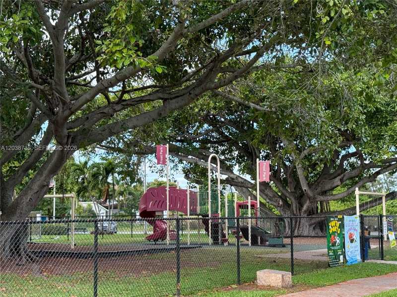 610 NE 2nd St # 205, Dania Beach FL 33004