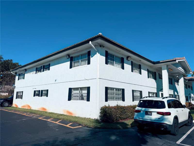 4240 Woodside Dr # 4, Coral Springs FL 33065