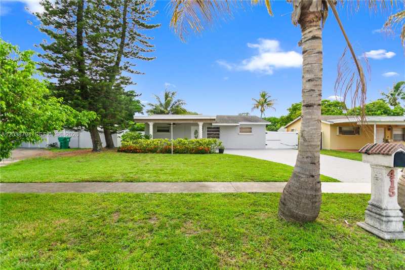 4151 SW 56th Ave, Davie FL 33314