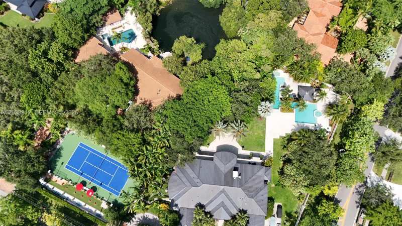 10395 SW 67th Ave, Pinecrest FL 33156
